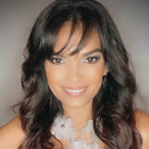 Stephanie Lola