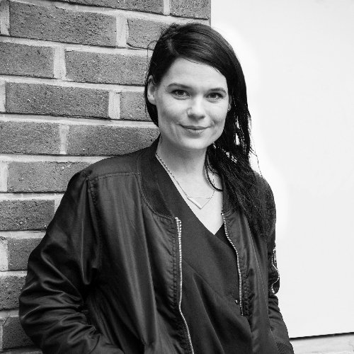 Headshot Ariane Spanier