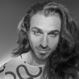 Headshot Raman Djafari